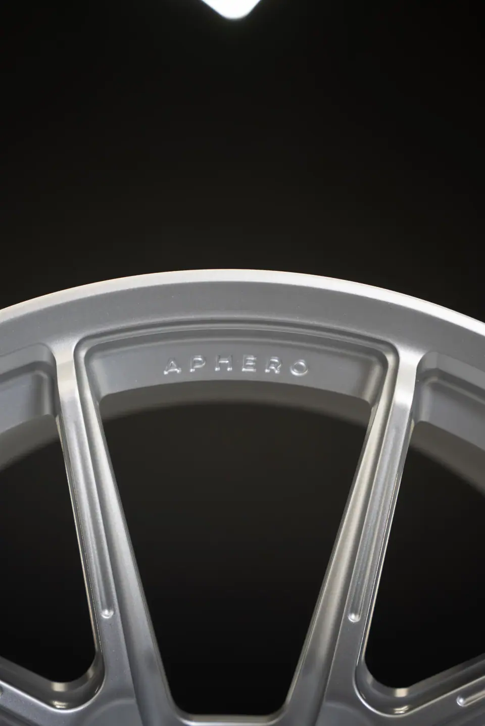 CNC machining and engraving on the lip — precision manufacturing down to the millimetre.