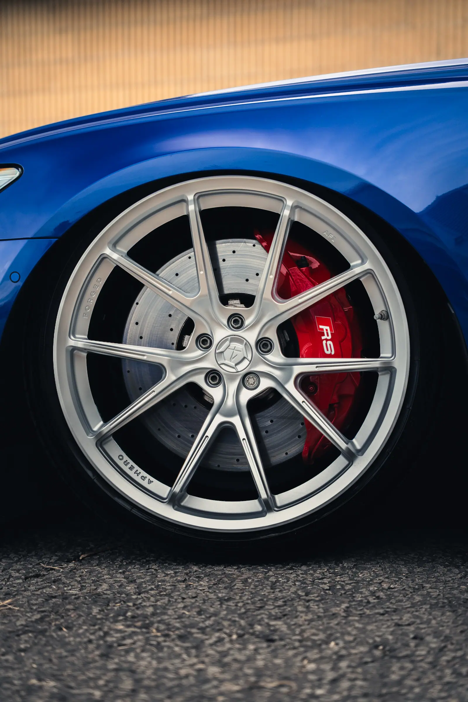Audi RS6 C8 fitted with Aphero AF-1 wheels