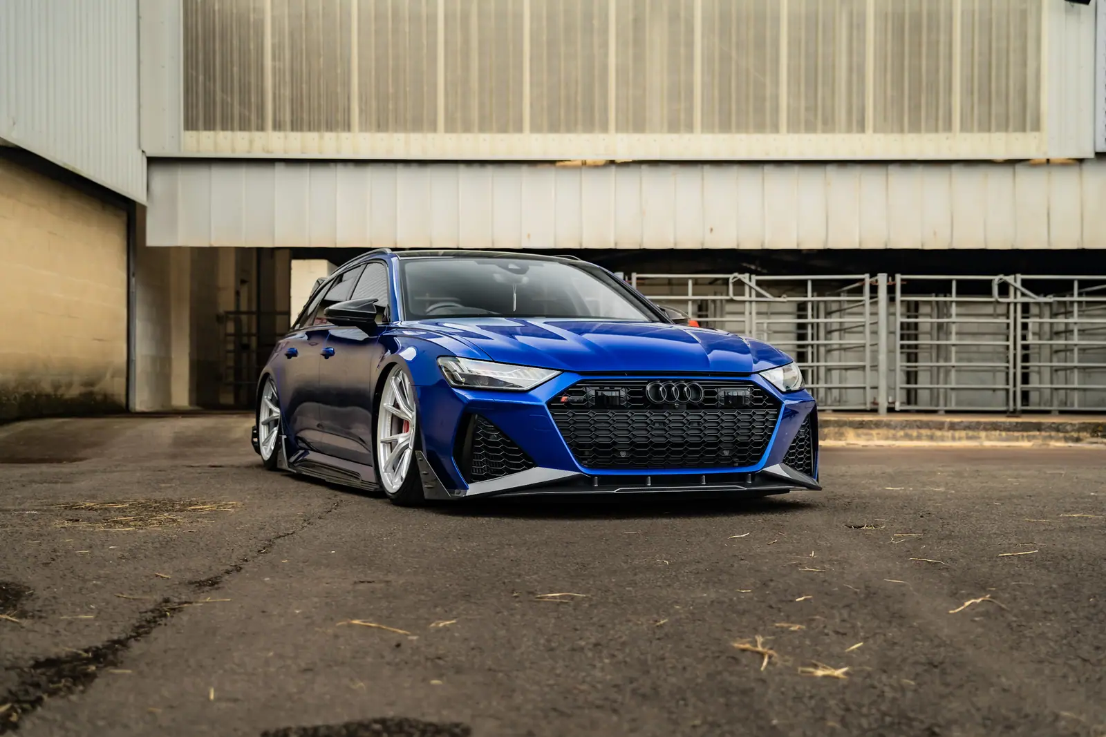 Audi RS6 C8 fitted with Aphero AF-1 wheels