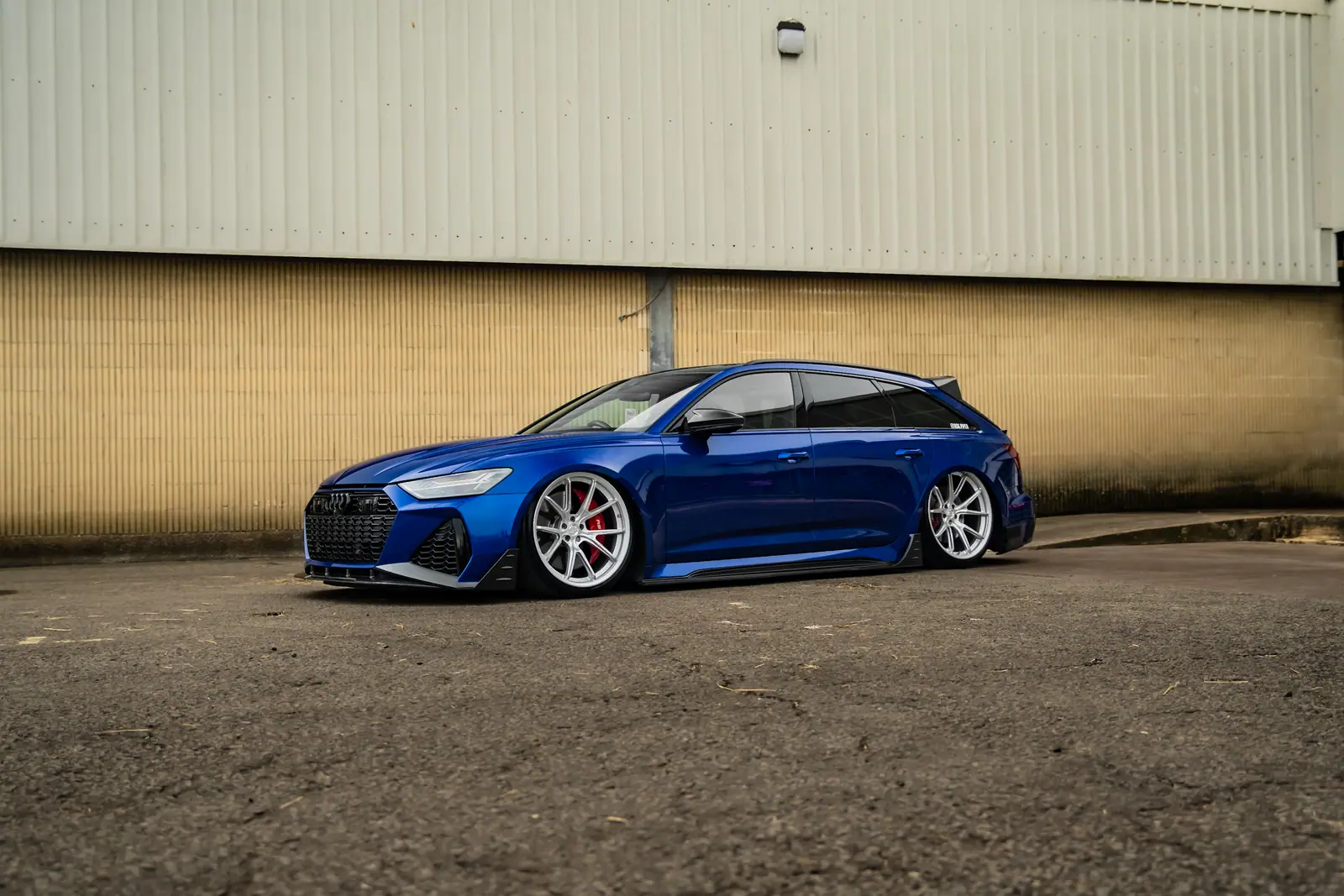 Audi RS6 C8 fitted with Aphero AF-1 wheels