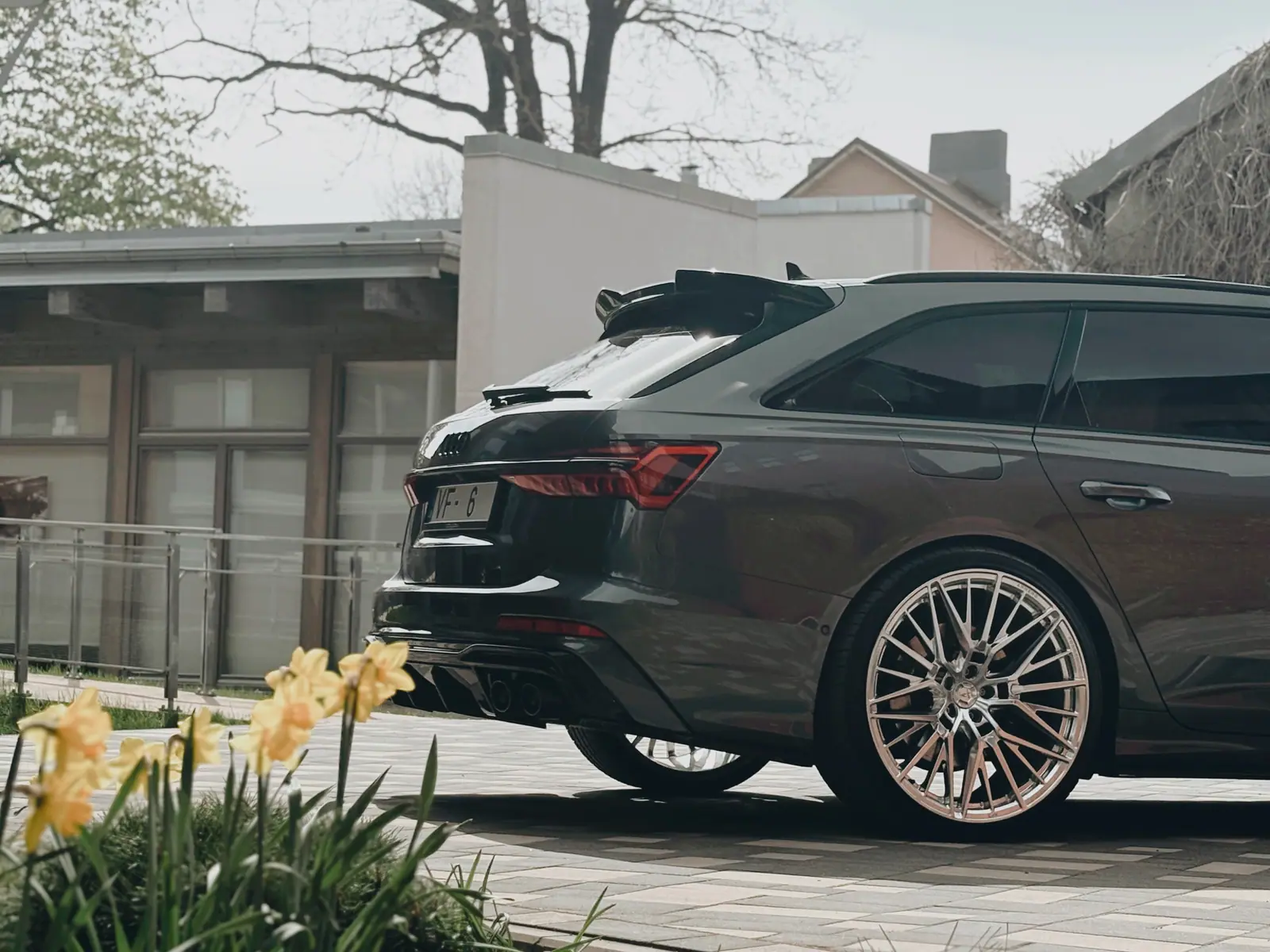 Audi S6 C8 Avant fitted with Aphero AF-2 wheels