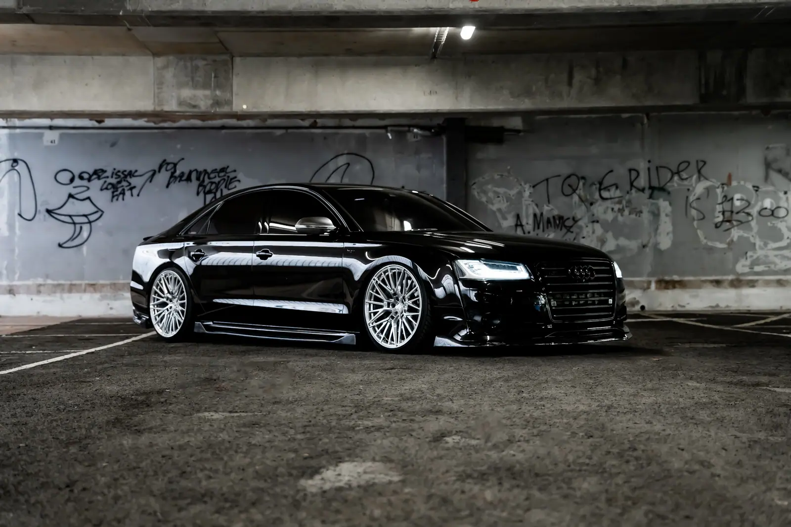 Audi S8 D4 fitted with Aphero AF-2 wheels