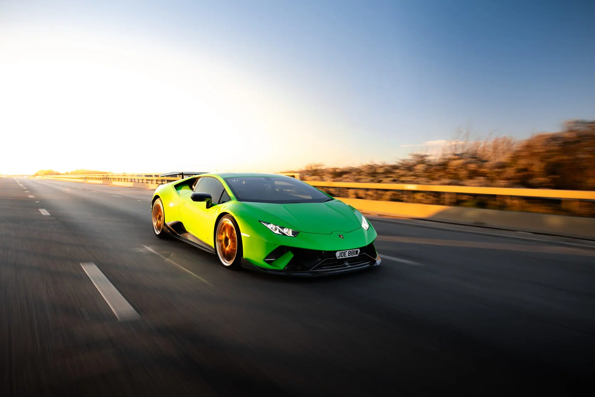 Green Lamborghini Huracán Performante on copper Aphero LH-3 wheels