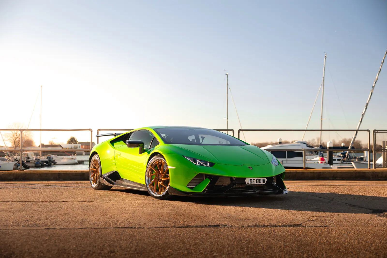 Green Lamborghini Huracán Performante fitted with Aphero LH-3 wheels